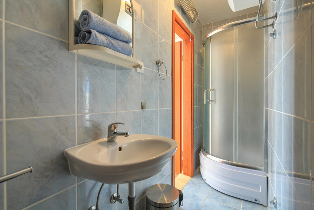 Holiday house Ante - 6m from the sea Seget Vranjica, Riviera Trogir