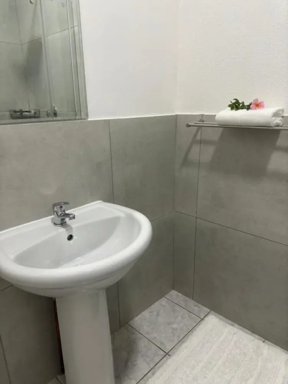 Room-busa House Self-catering Guest Hous