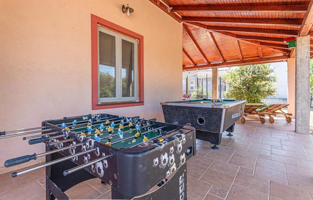 Stunning Home in Sibenik With Wifi and 5 Bedrooms