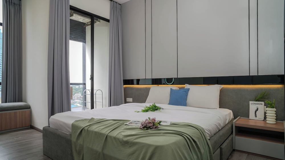 Urban Grey 1Br At Sudirman Suites Apartment