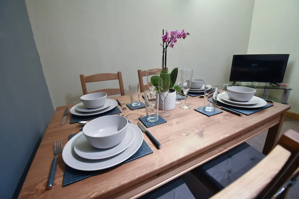 2 Bedroom City Apartment - Close to Queens Hospital