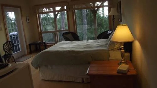 Secret Cove Cottage Suites