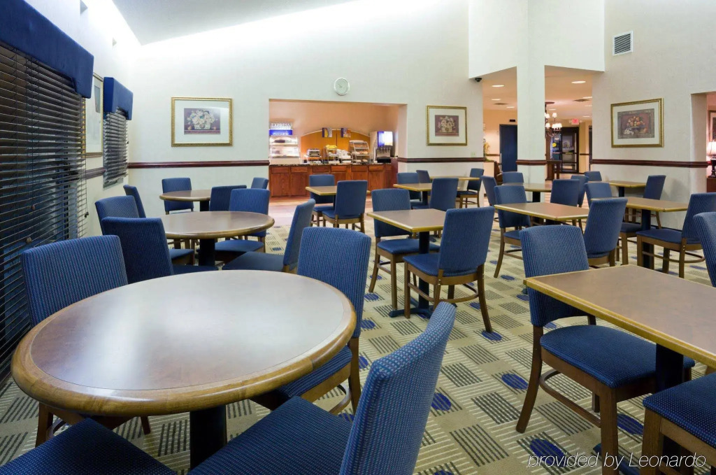 Holiday Inn Express Roseville-St. Paul by IHG