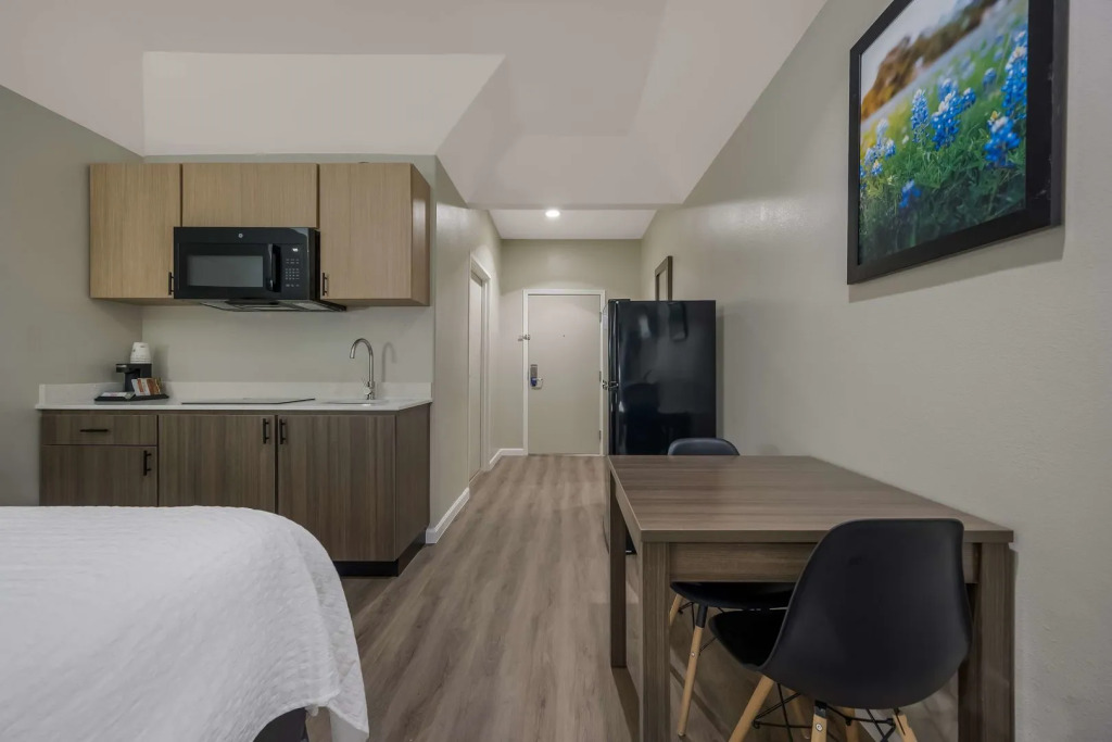 SureStay Studio by Best Western Conroe Downtown