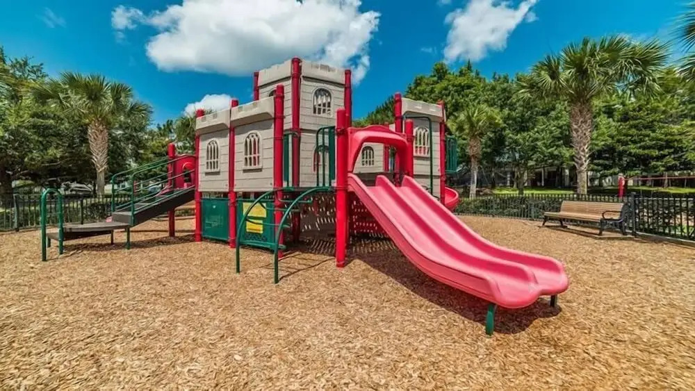 Vibrant Home With Spacious Pool Home and Free Waterpark! #5wh723