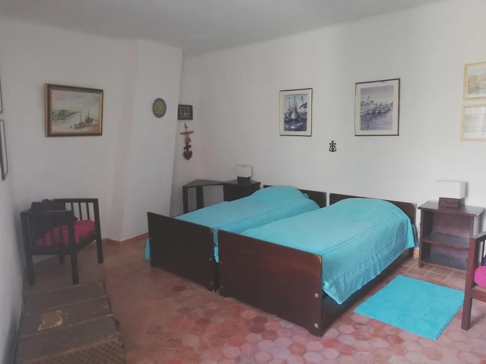 House With 4 Bedrooms in Tarascon, With Wonderful Mountain View and Enclosed Garden