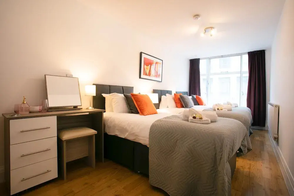 Rest & Recharge Regents CT 1Bed Sleeps 4