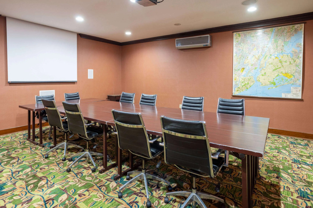 Days Hotel by Wyndham North Bergen