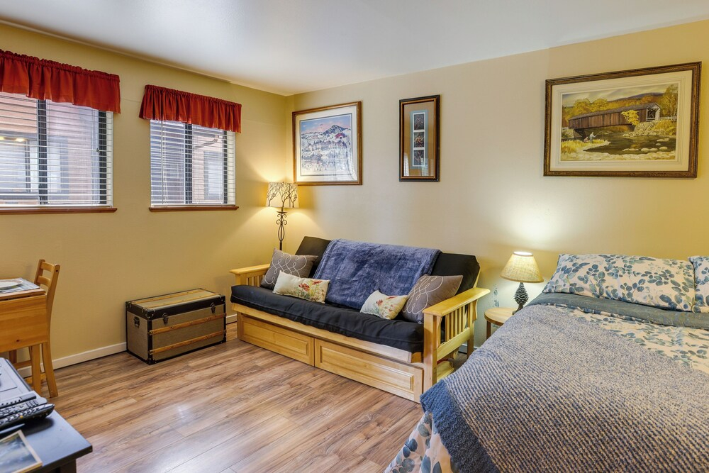Sunriver Vacation Rental w/ Community Hot Tub!