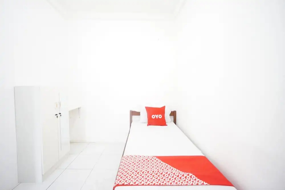 Homestay & Cafe Blessings Near Station Center Town RedPartner