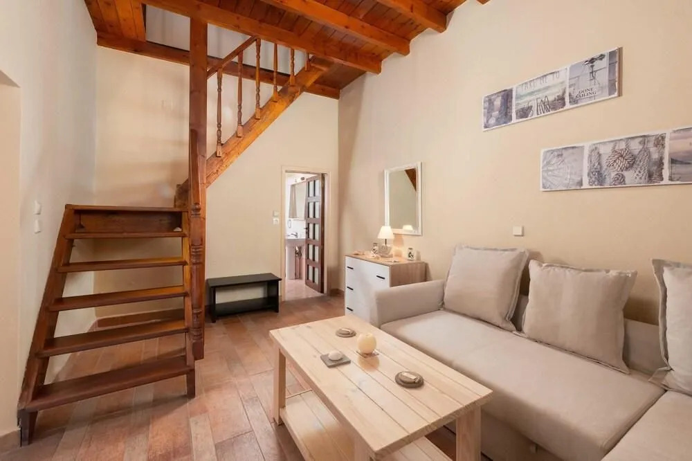 Loutra House