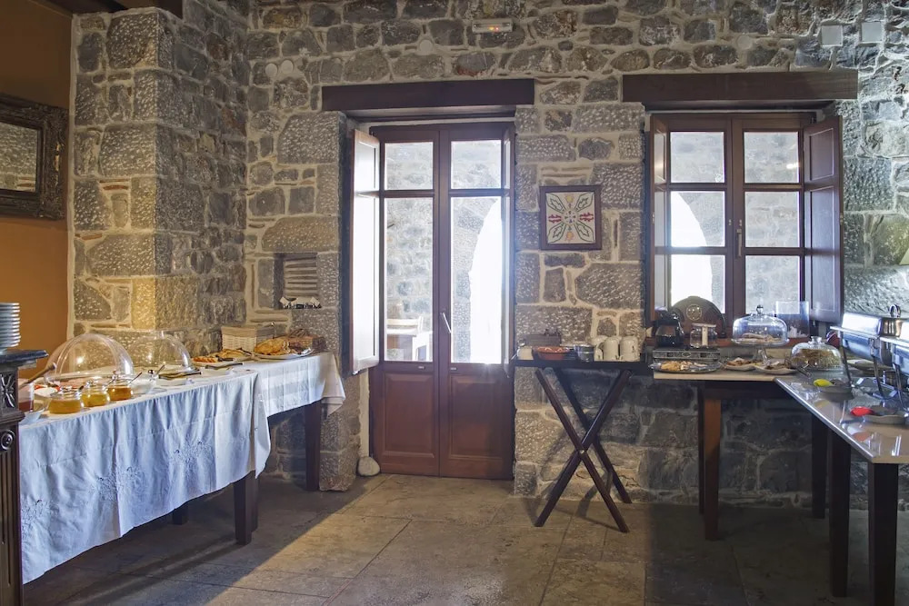 Xemoni Hotel