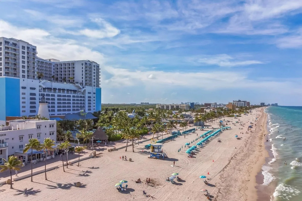 Kasa Azul 4BD 3BA Private Home Hollywood