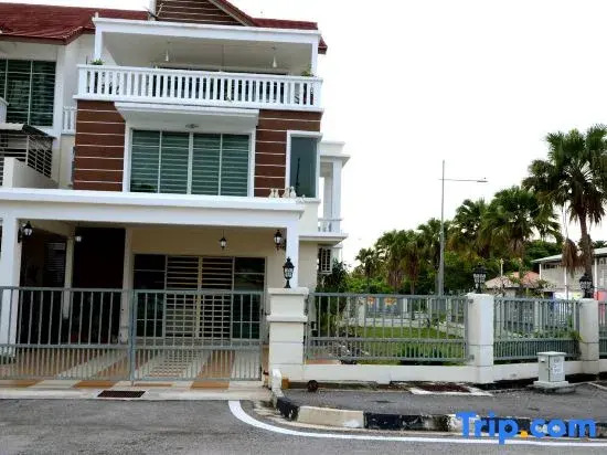 7BR Bungalow Tanjung Tokong WiFi Near Straits Quay