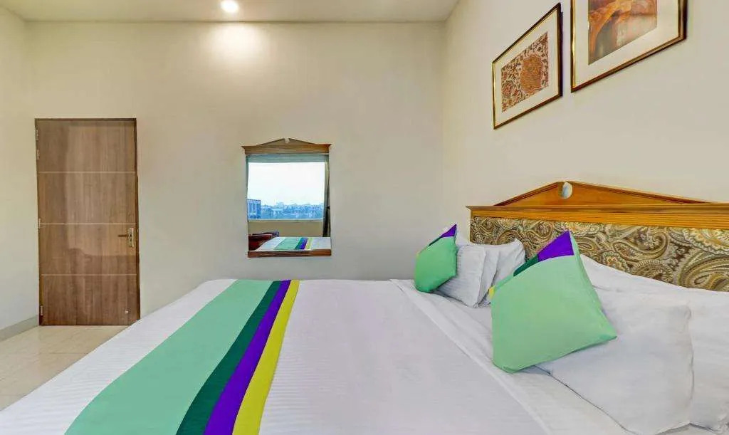 Treebo C1 Taj Nirvana