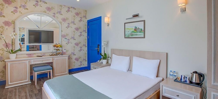 Queen Aphrodite Hotel