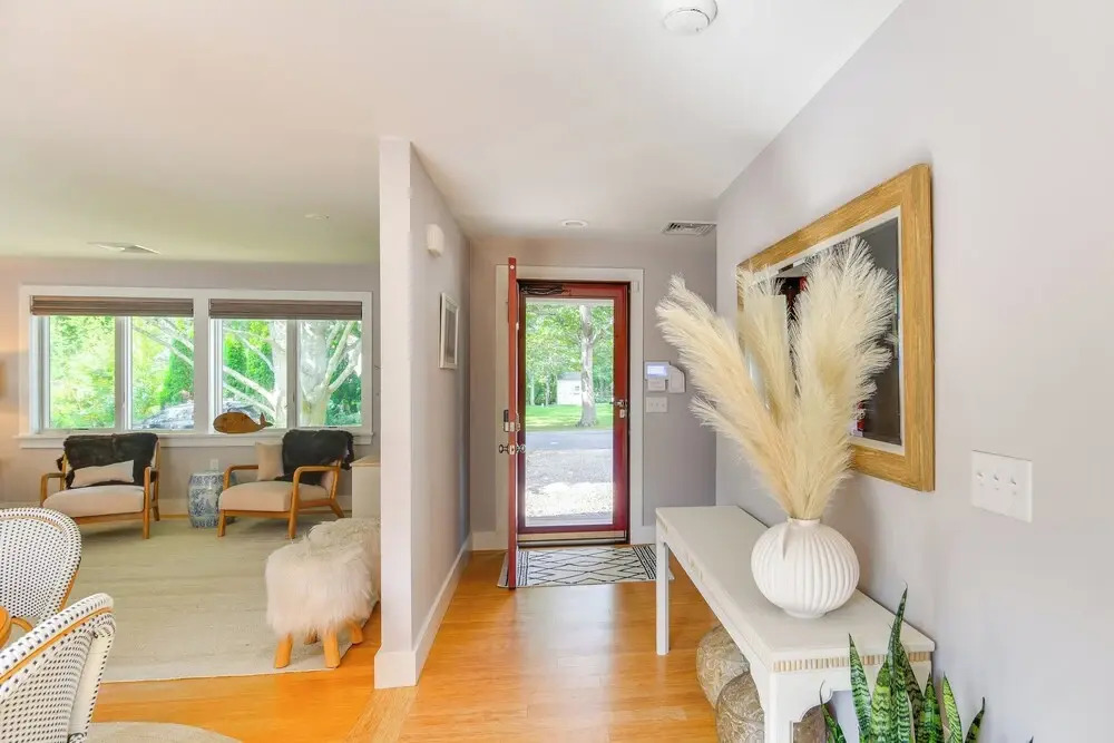 Coastal-modern Home < 3 Mi to Charlestown Beach!
