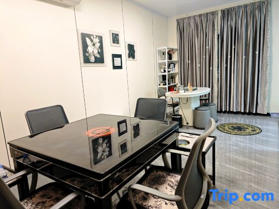 UMI Capsule Homestay (Donghu Shili)