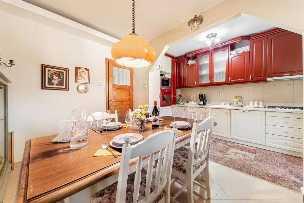 NALA Central Apartment