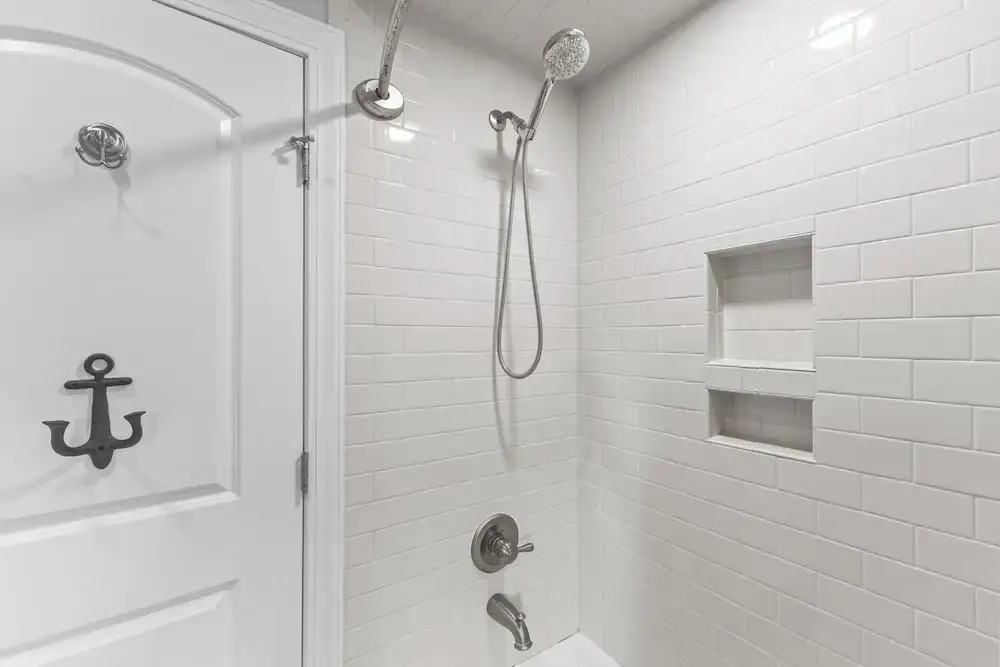 Bridgeview On Broad 1 Bedroom Home by RedAwning