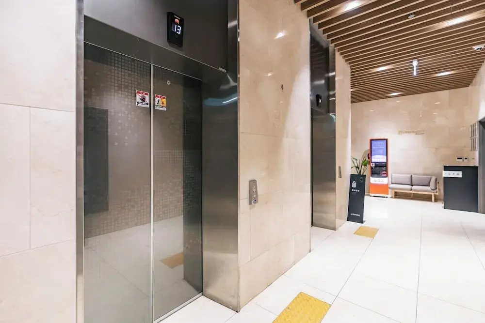REST, Triple metro line in Chungmuro