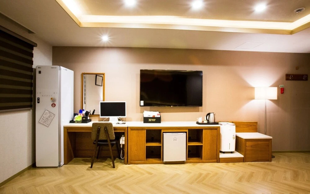 Design Hotel 2ne1 Jukdo Market Pohang(포항 죽도시장 Design Hotel 2ne1)