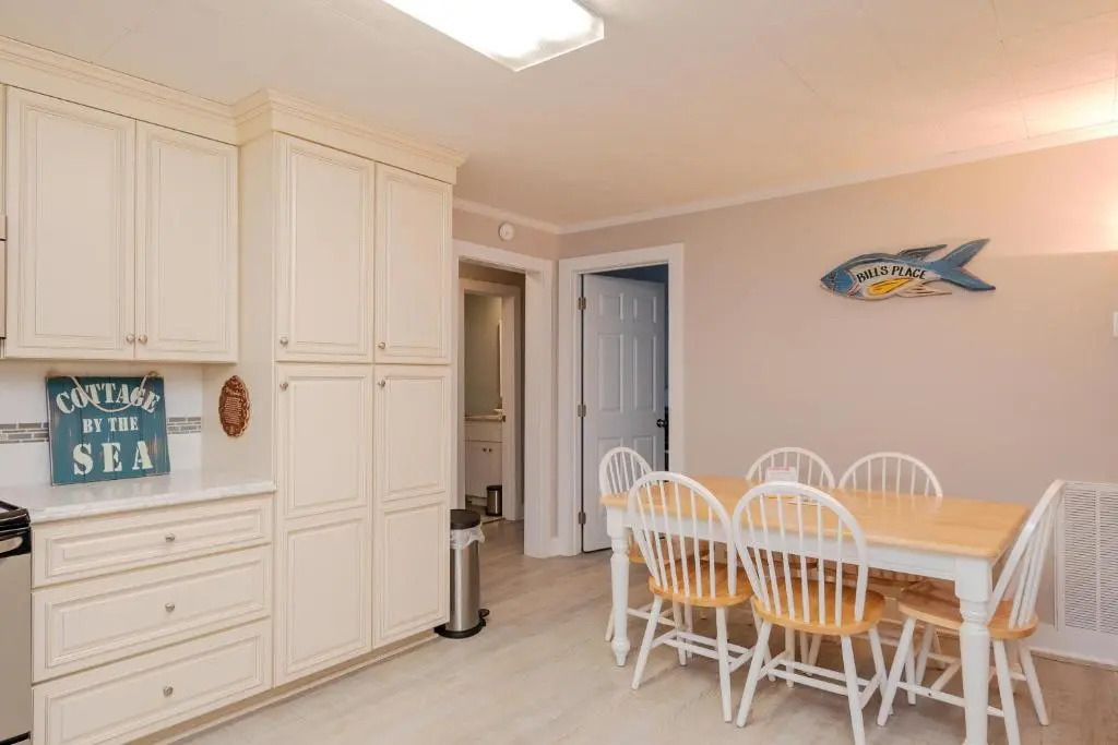 Bills Place by Oak Island Accommodations