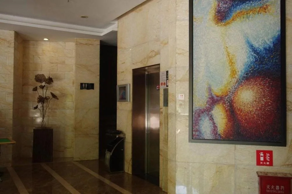 Ejon Kins Hotel