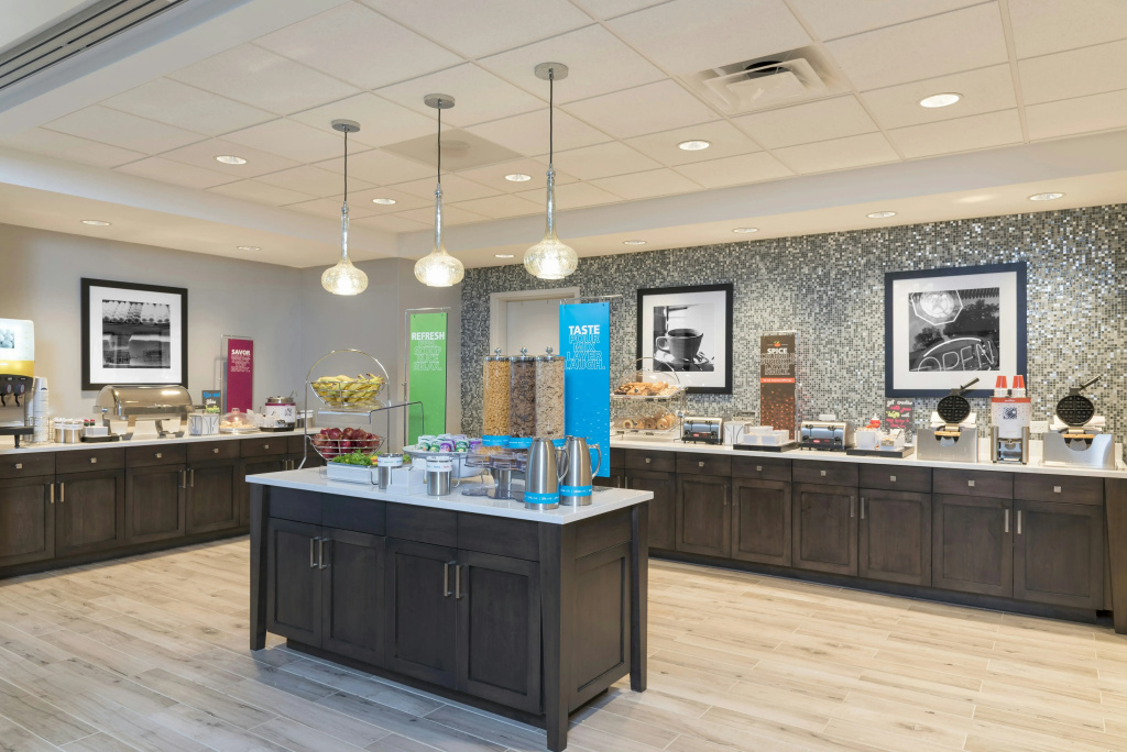 Hampton Inn & Suites by Hilton Chicago Schaumburg IL