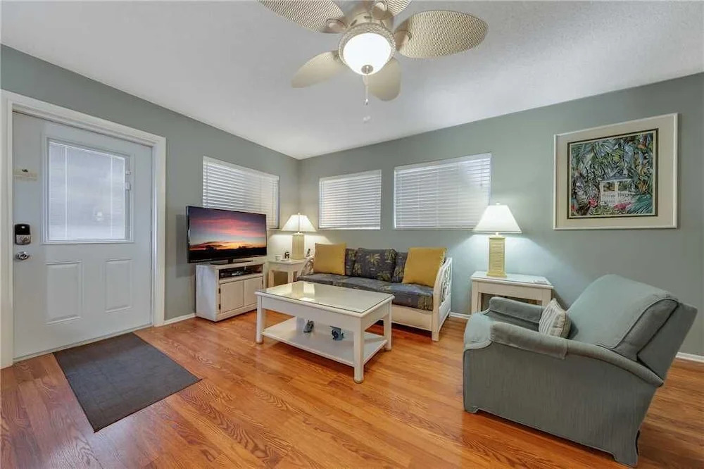 Seahorse 1, Sleeps 4, 1 Bedroom, Heated Pool, Pet Friendly