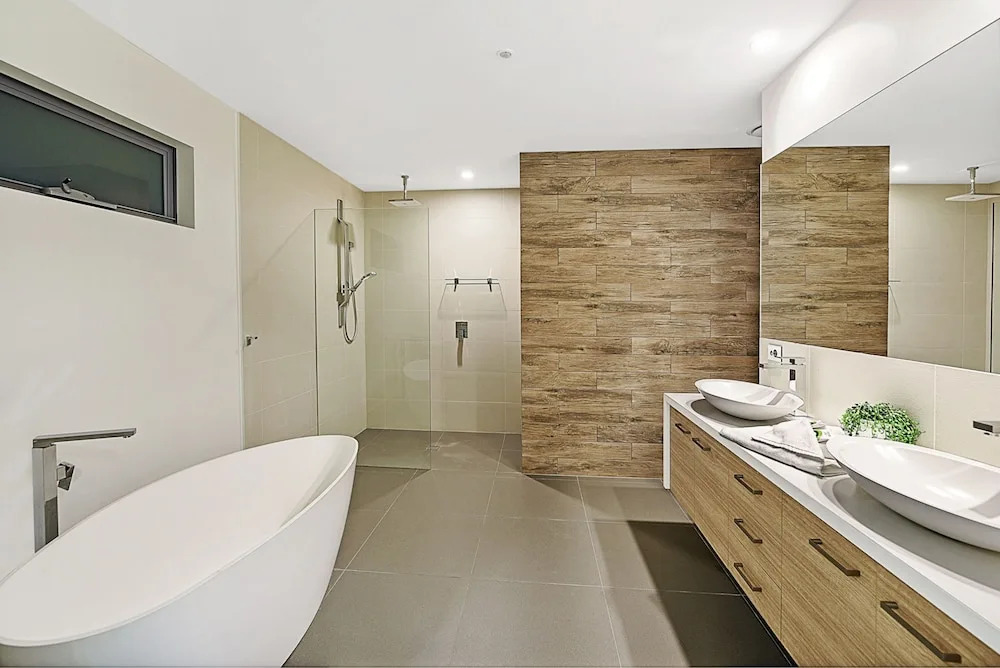 Just in Paradise Waterfront 5 Bedroom Deluxe House Central Broadbeach