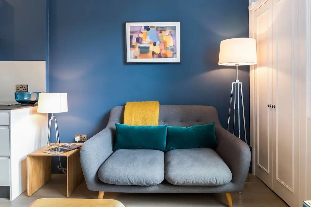 Stylish Newly Renovated Old Town Flat