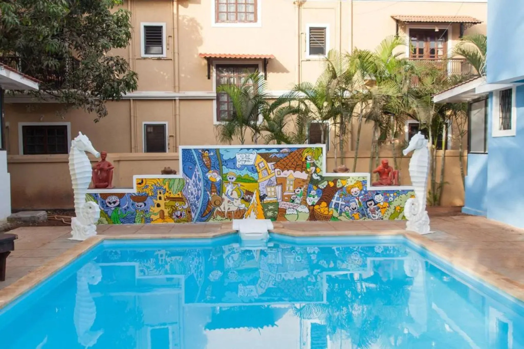 Villa Calangute Phase 17 -16 or 17BHK -Great For Large Groups