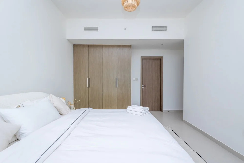SuperHost - Sleek 2BR Burj Royale Apt Close to Burj Khalifa
