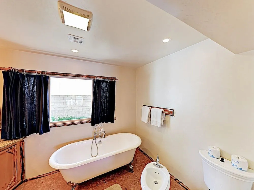 39537 Lake Dr Home - 3 Br home by RedAwning