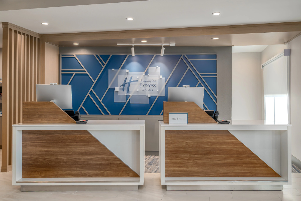 Holiday Inn Express & Suites DFW Airport Southwest - Euless
