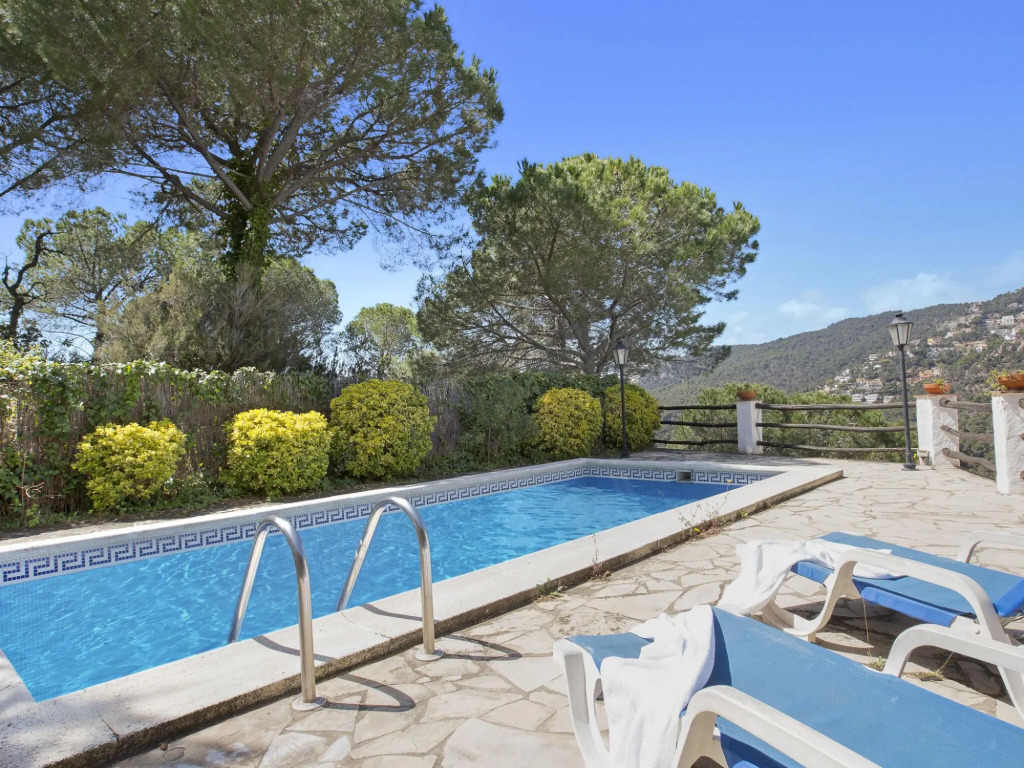 Inviting Holiday Home In Lloret De Mar With Pool