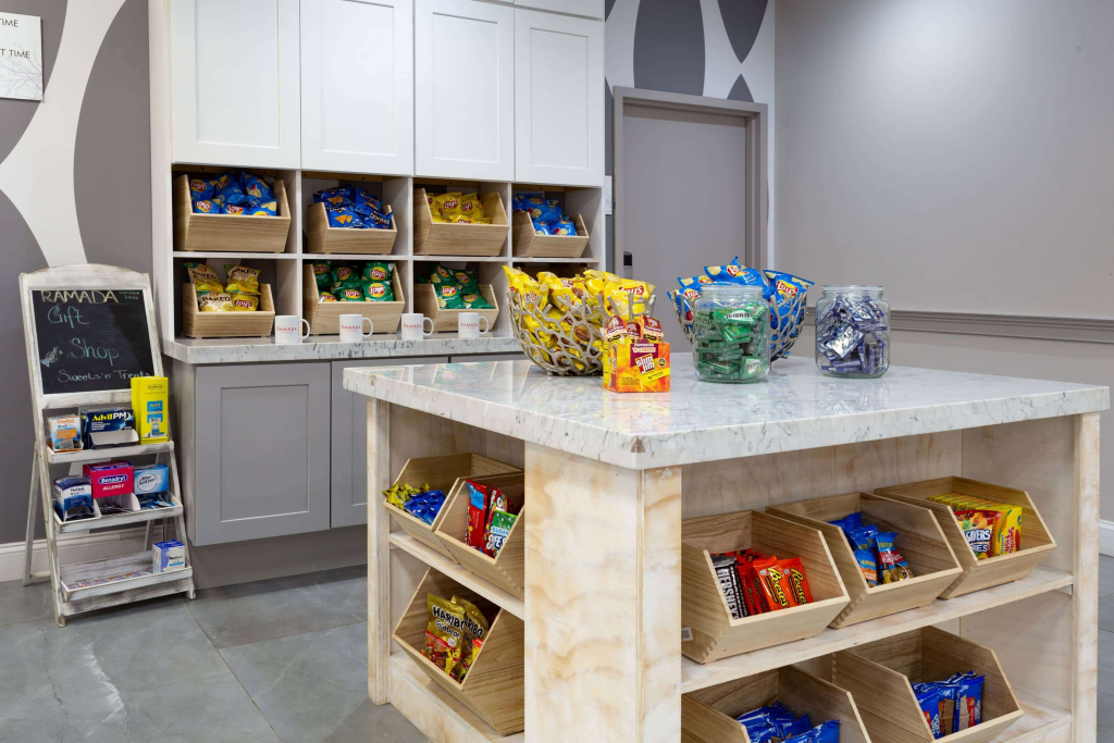 Ramada by Wyndham Hartford North - Bradley Airport
