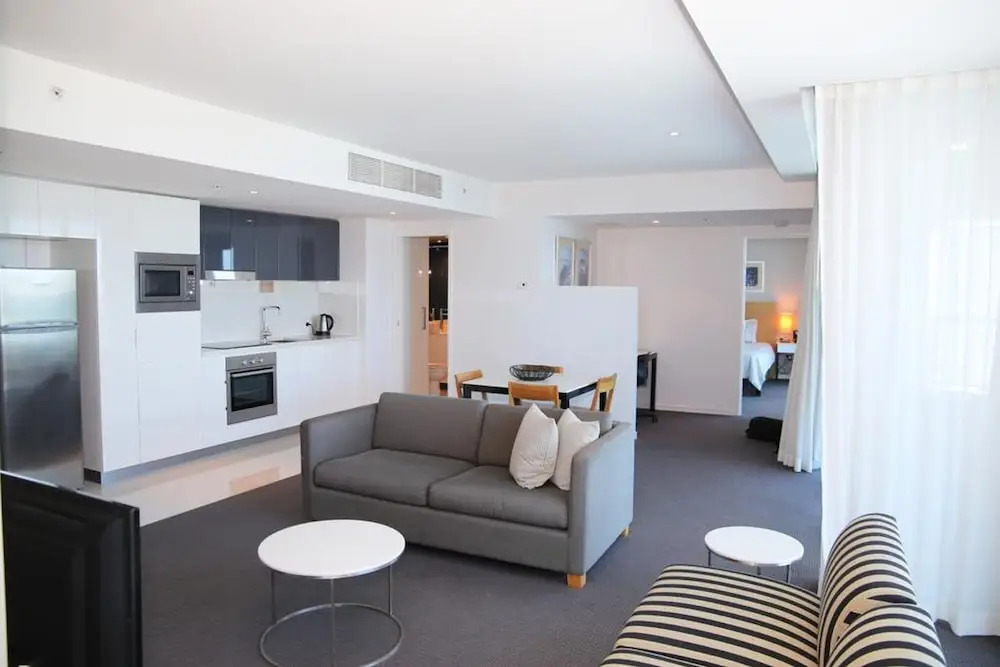 Pelicanstay Surfer Paradise Condo Hotel