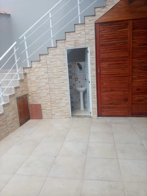 Casa de 4 suites com piscina, próxima a praias e do centro de Ubatuba