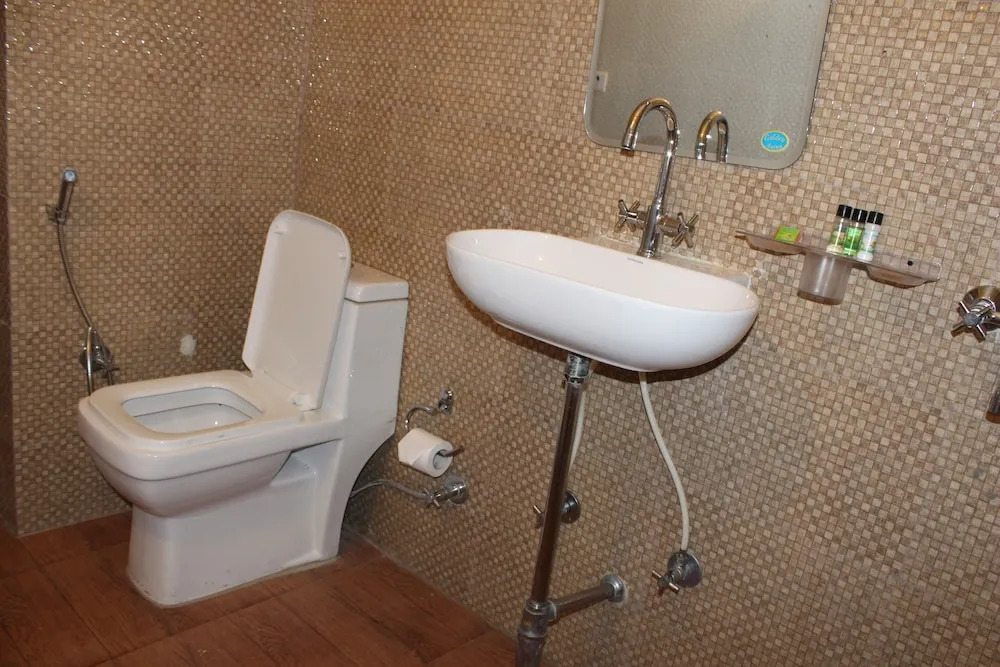 Pacific Inn - Huda City Center