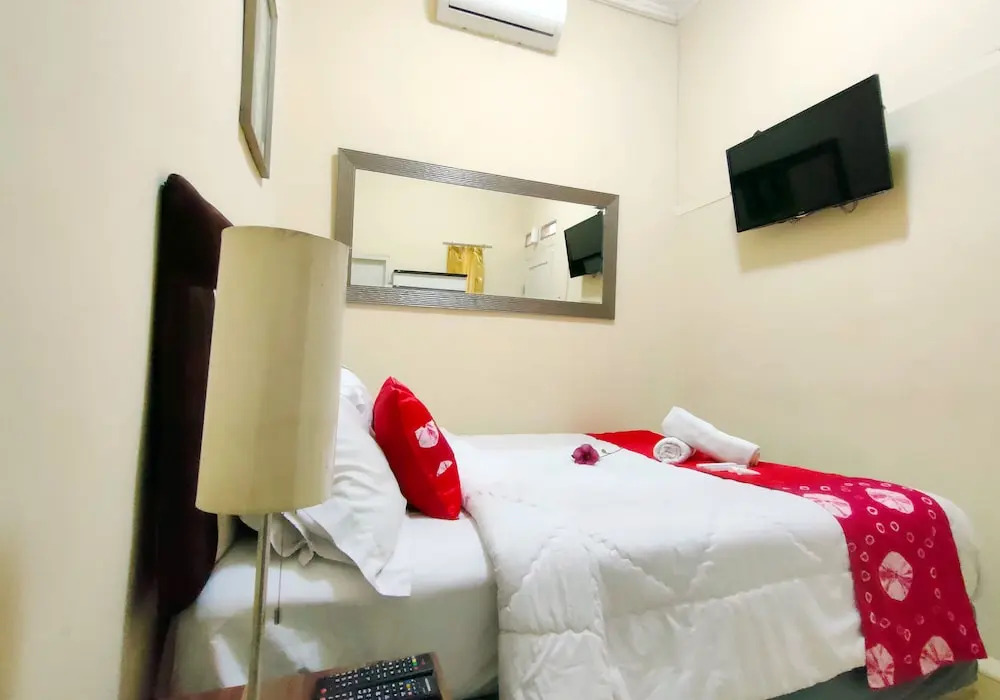 Bogor - Beautiful Room for 2 With Ac