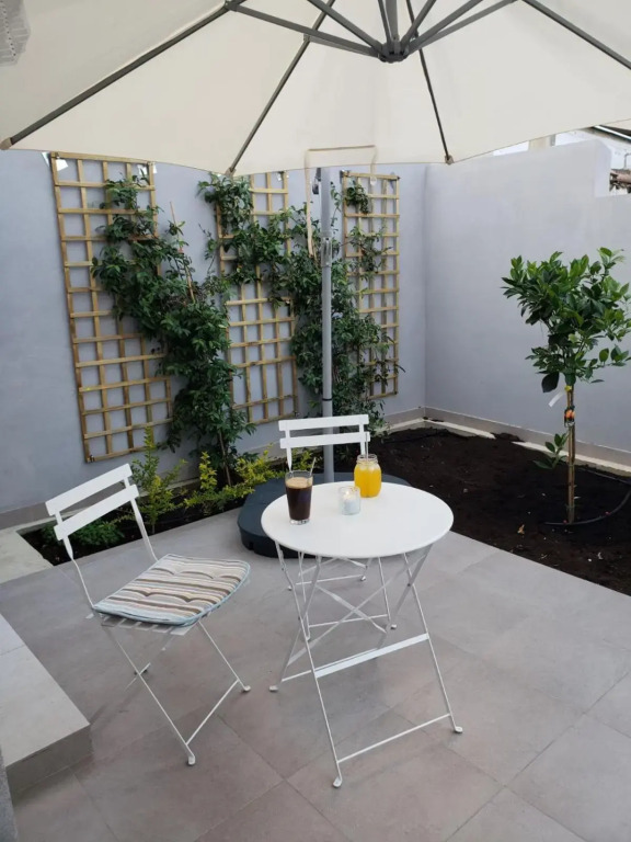 Modern & Cozy Studio w/ Backyard Near City Center