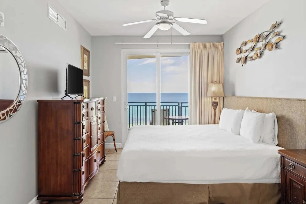 Sterling Breeze #604 Beachfront Condo w/ Balcony, Pool, Hot Tub & Pier Park