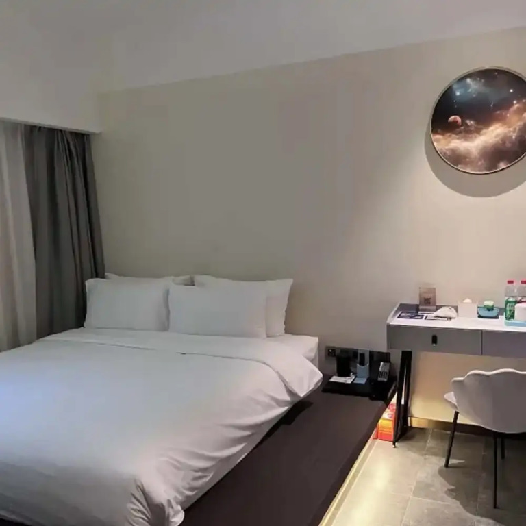 Shanghai Lujiazui Area BaBaiBan LANOU Hotel