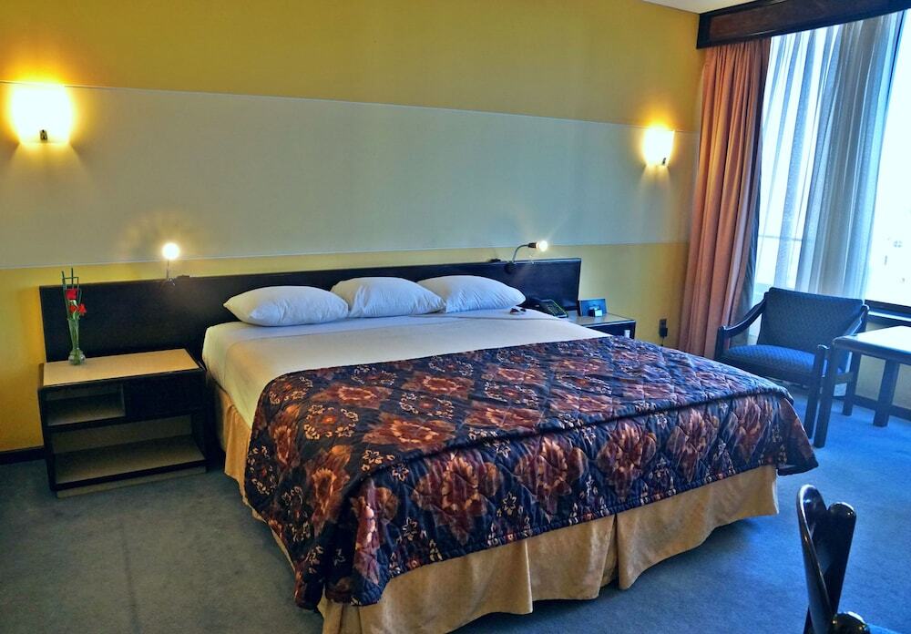 Real Plaza Hotel & Convention Center