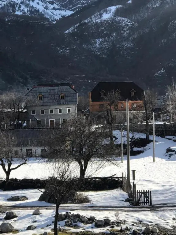 Bujtina Leke Gerla