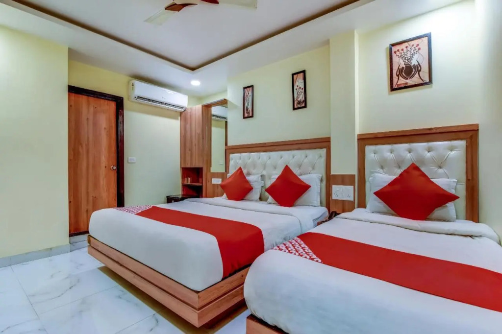 Hotel Sarthak Palace near Karol Bagh Metro station New Delhi