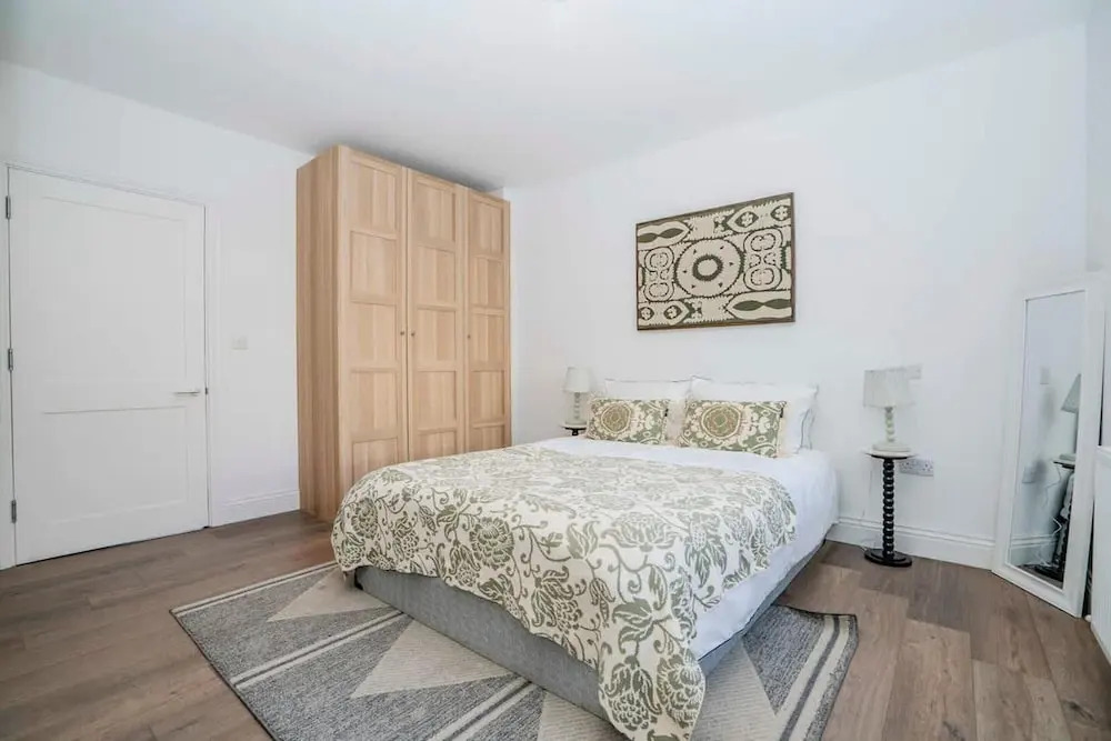Stylish 3BR Wimbledon Roof Terrace & Parking