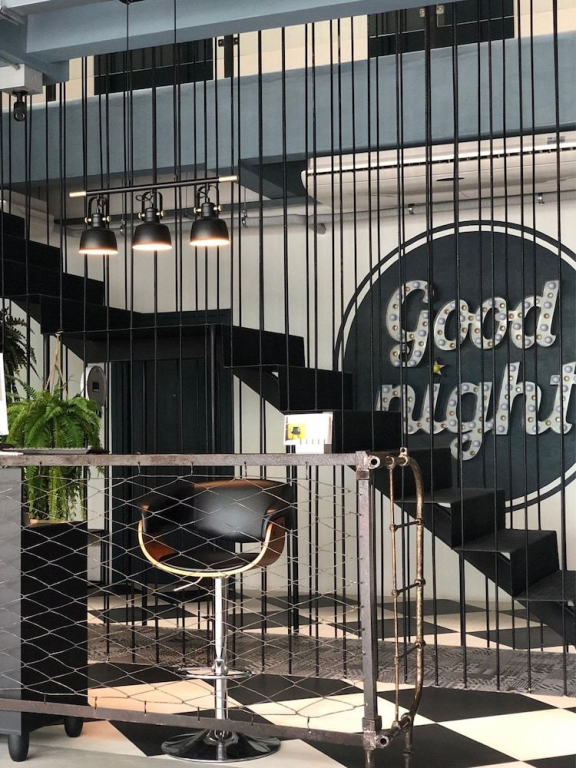 Goodnight Poshtel + Free Netflix